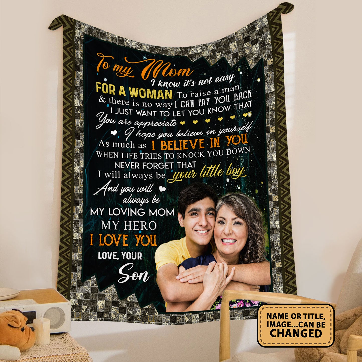 To My Mom I Know It's Not Easy For A Woman Fleece Blanket